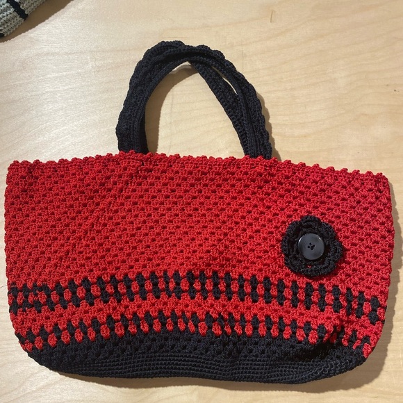 Handcrafted Red and Black Crochet Tote Bag (IY) - Picture 3 of 10